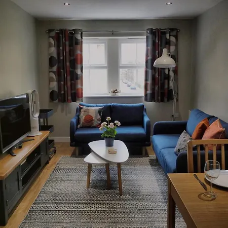 Stylish Modern With Parking Apartmán *