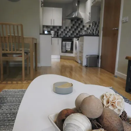 Lägenhet Stylish Modern With Parking