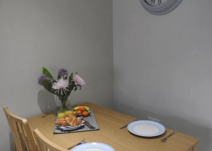 Stylish Modern With Parking *