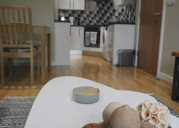 Lägenhet Stylish Modern With Parking